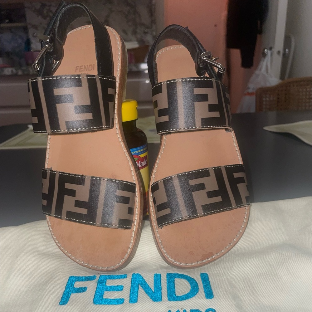 Kids Fendi sandal